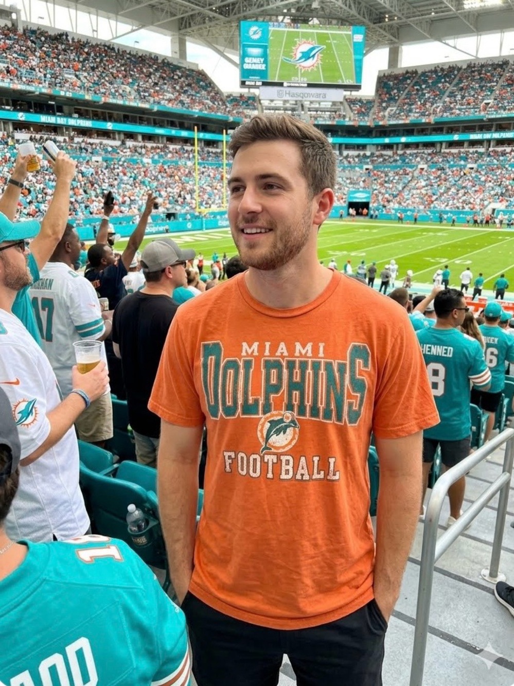🏈🖤 NFL Team Apparel NWOT Miami Dolphins Men’s T-Shirt Size Medium